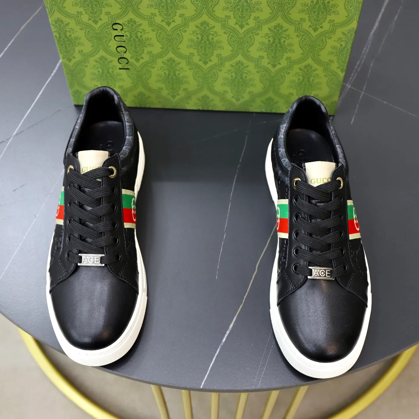 Ex-factory price: 440💰🙅‍♂️🙅‍♂️🙅‍♂️ Brand: GUCCI Standard code: 38-44 (45 customized) Grade: Same as the official website Material: Original material splicing Comfortable and breathable lining Lightweight and wear-resistant sports outsole Style category: Men's fashionable casual shoes Running sneakers Distinguished luxury brand elements Top luxury Color: actual picture color
